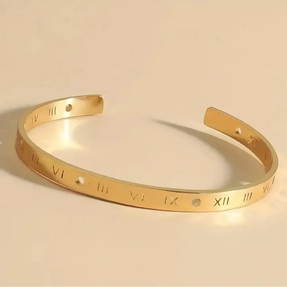 NWOT 14K Gold Plated Roman Numerals Bangle - Picture 1 of 3